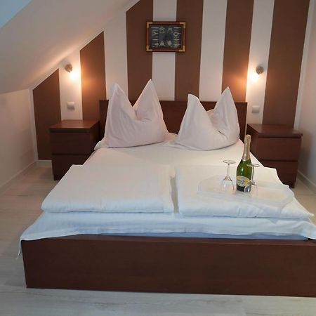 Iwona Pokoje Apartamenty Karwia Ngoại thất bức ảnh