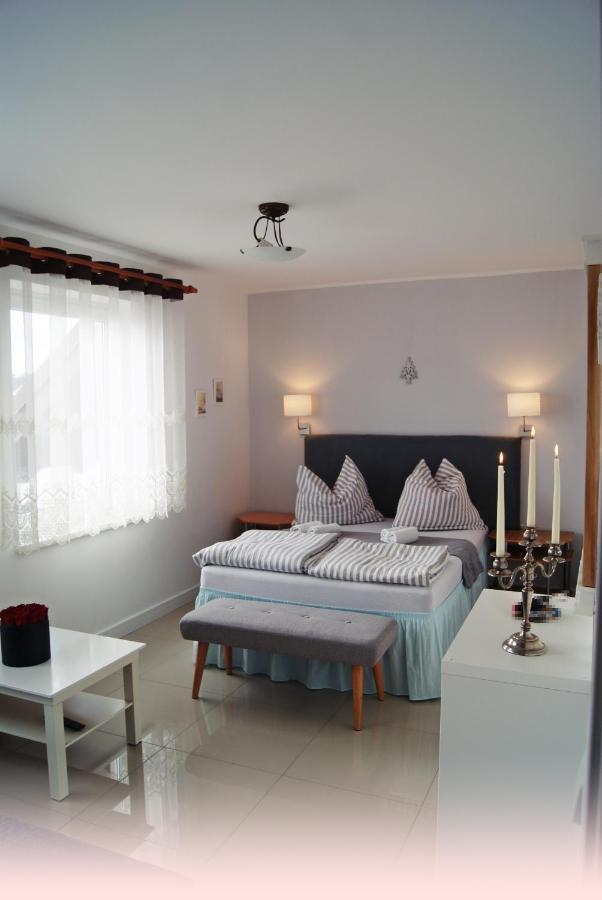 Iwona Pokoje Apartamenty Karwia Ngoại thất bức ảnh