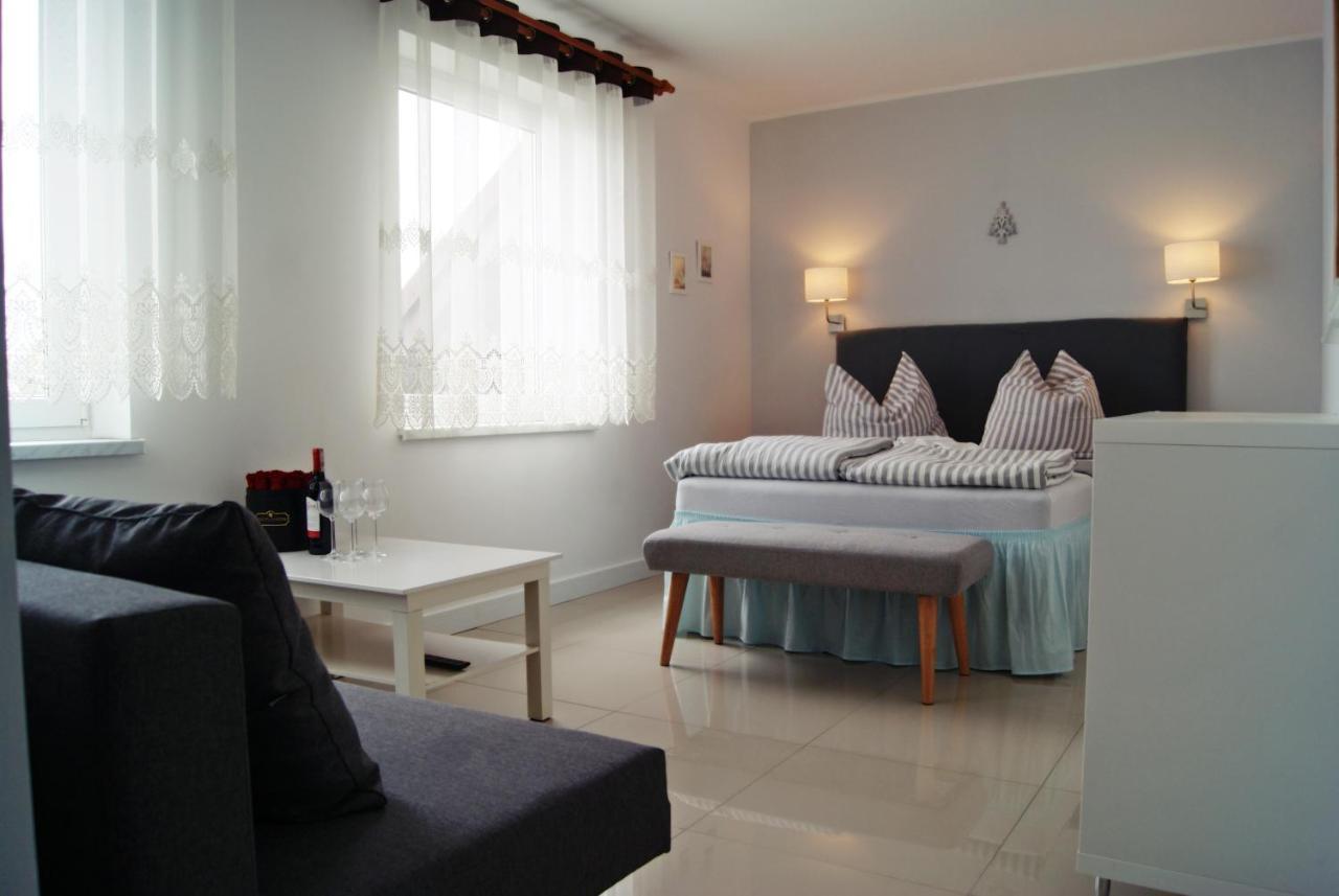 Iwona Pokoje Apartamenty Karwia Ngoại thất bức ảnh