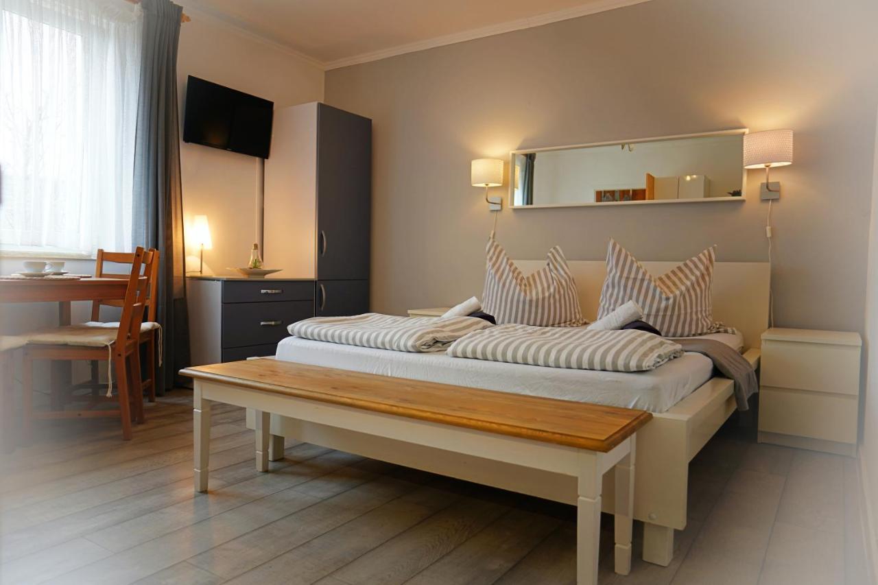 Iwona Pokoje Apartamenty Karwia Ngoại thất bức ảnh