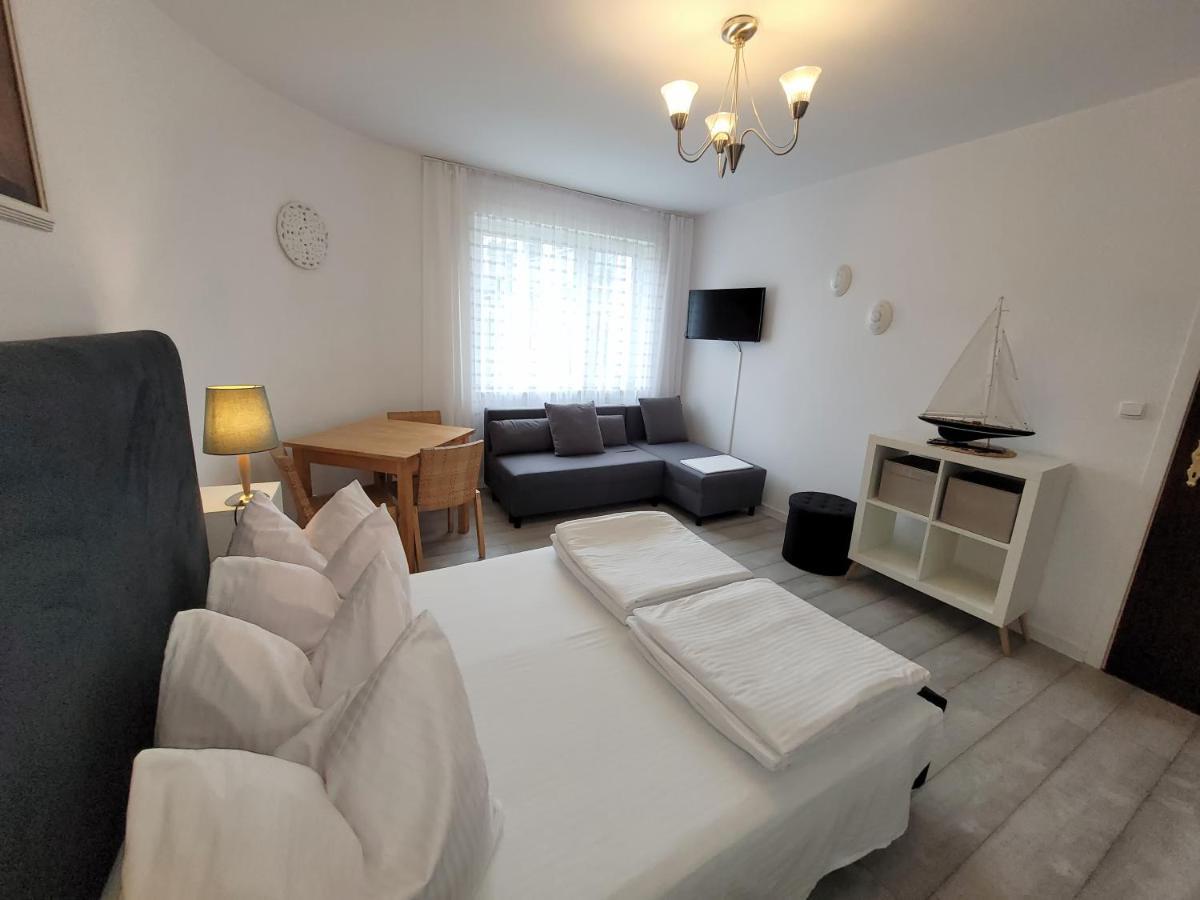 Iwona Pokoje Apartamenty Karwia Ngoại thất bức ảnh