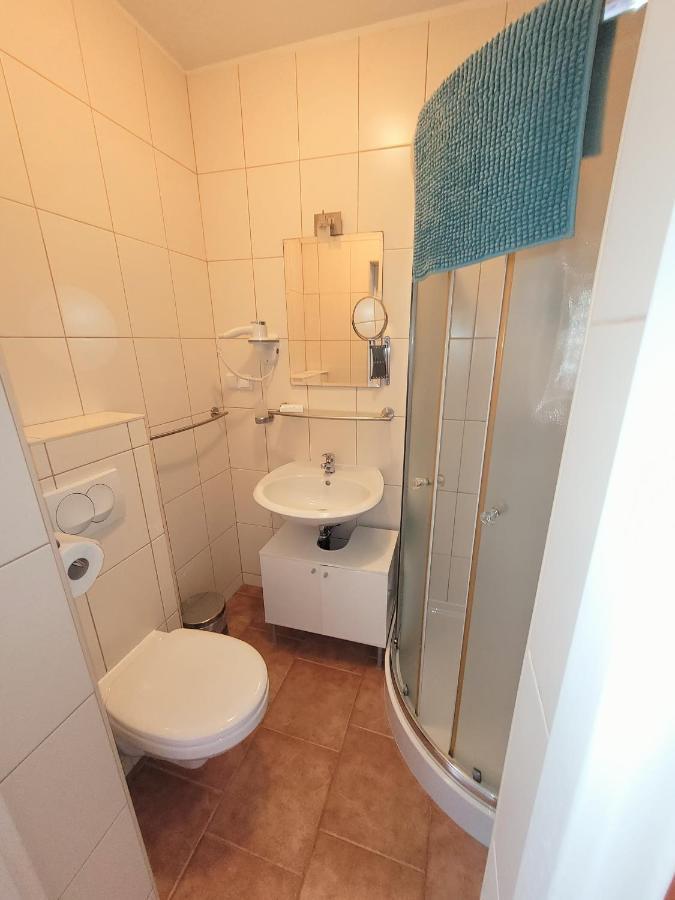 Iwona Pokoje Apartamenty Karwia Ngoại thất bức ảnh