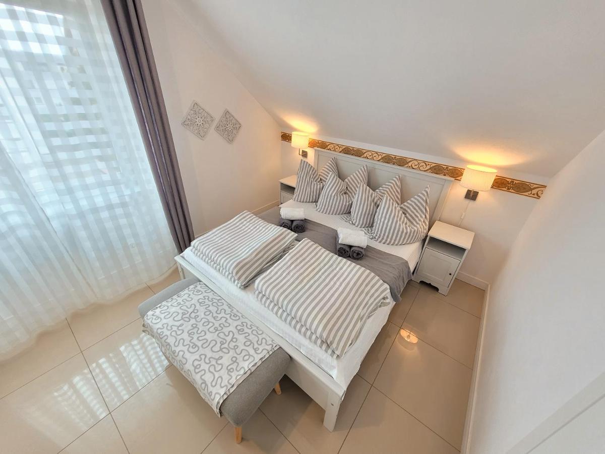 Iwona Pokoje Apartamenty Karwia Ngoại thất bức ảnh